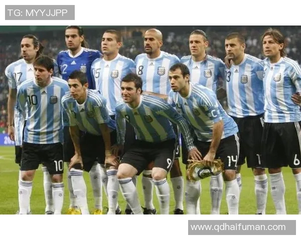 90年代足球传奇人物回顾：球场上的英雄与时代印记