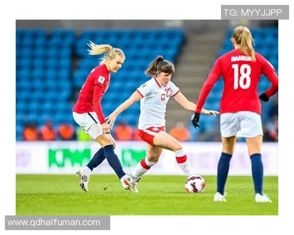 MDS005足球鞋助力顶级球星展现风采，完美诠释速度与力量的结合