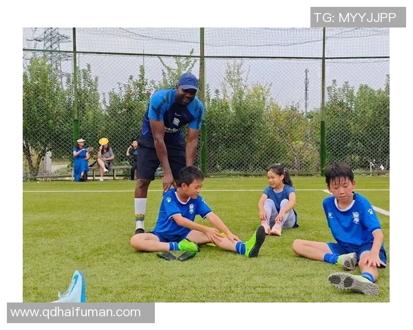 从球场到教练席 足球明星转型教练的传奇之路